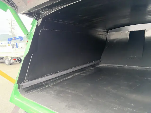 いすゞ エルフ 2PG-NPR88YN(2WD)の写真19