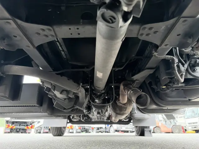 いすゞ エルフ 2PG-NPR88YN(2WD)の写真36