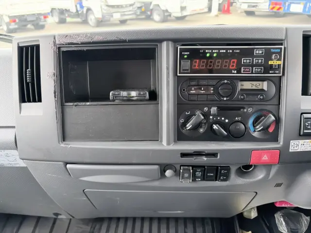 いすゞ エルフ 2PG-NPR88YN(2WD)の写真41