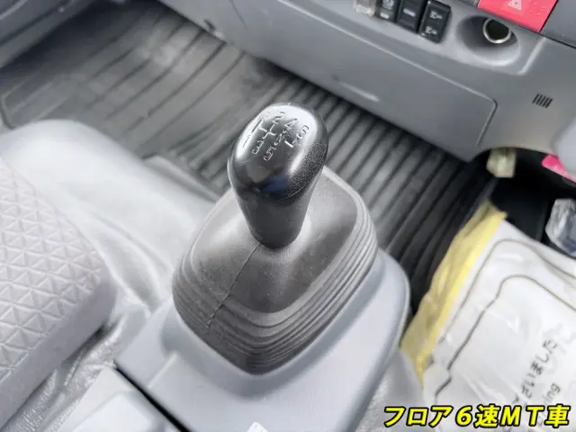 いすゞ エルフ 2PG-NPR88YN(2WD)の写真42