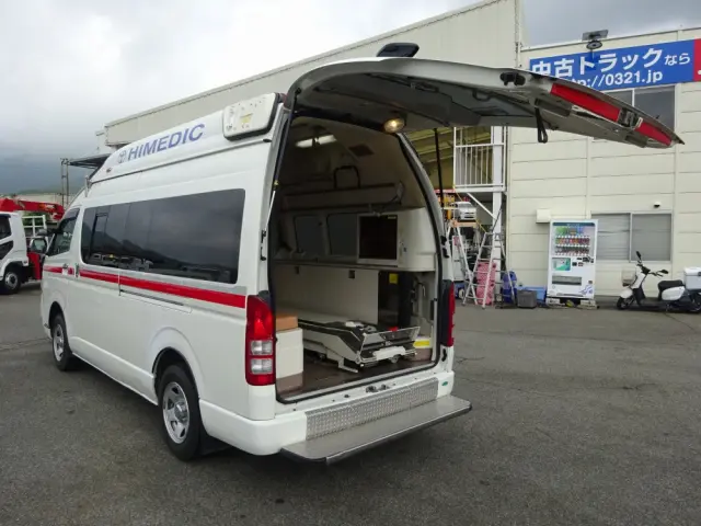 トヨタ ハイエース CBF-TRH226S(4WD)の写真6