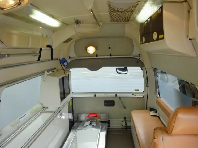 トヨタ ハイエース CBF-TRH226S(4WD)の写真16