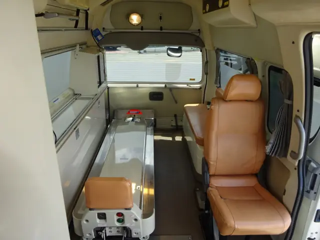 トヨタ ハイエース CBF-TRH226S(4WD)の写真22