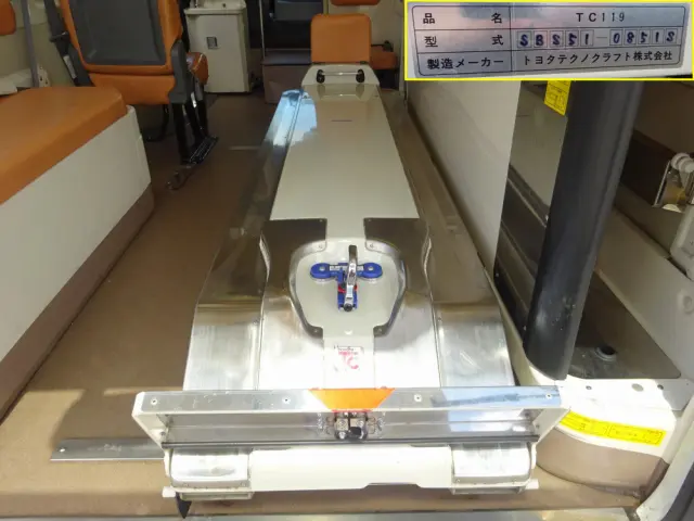 トヨタ ハイエース CBF-TRH226S(4WD)の写真24