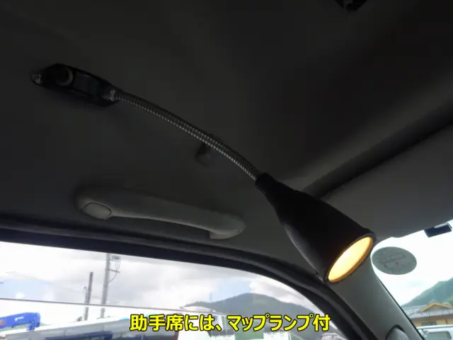 トヨタ ハイエース CBF-TRH226S(4WD)の写真40