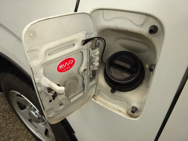 トヨタ ハイエース CBF-TRH226S(4WD)の写真41