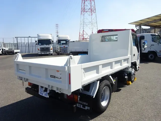 いすゞ エルフ 2PG-NKS88AD(4WD)の写真2