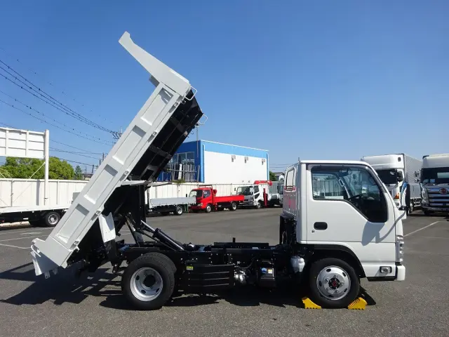 いすゞ エルフ 2PG-NKS88AD(4WD)の写真7