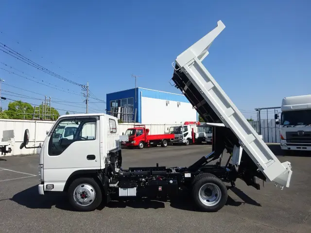 いすゞ エルフ 2PG-NKS88AD(4WD)の写真15