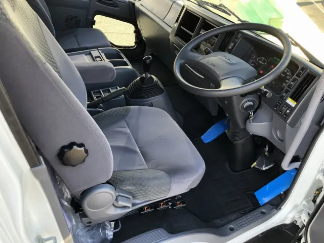 いすゞ フォワード TKG-FRR90S2(2WD)の写真4
