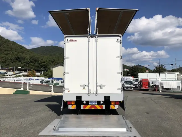 いすゞ フォワード TKG-FRR90S2(2WD)の写真8