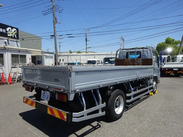 いすゞ エルフ 2RG-NKR88R(2WD)の写真2