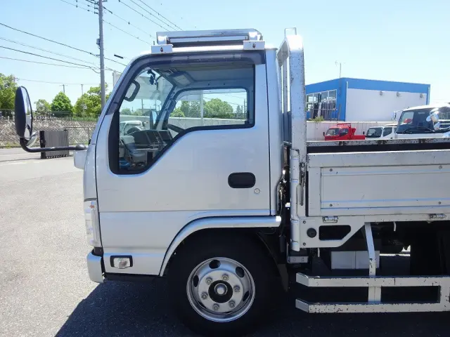 いすゞ エルフ 2RG-NKR88R(2WD)の写真19
