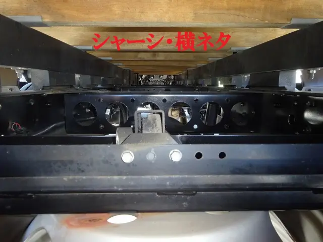 いすゞ エルフ 2RG-NKR88R(2WD)の写真46