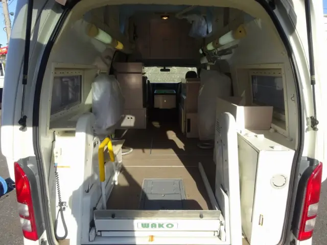 トヨタ ハイエース CBF-TRH221K(2WD)の写真8