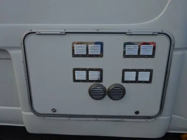 トヨタ ハイエース CBF-TRH221K(2WD)の写真18