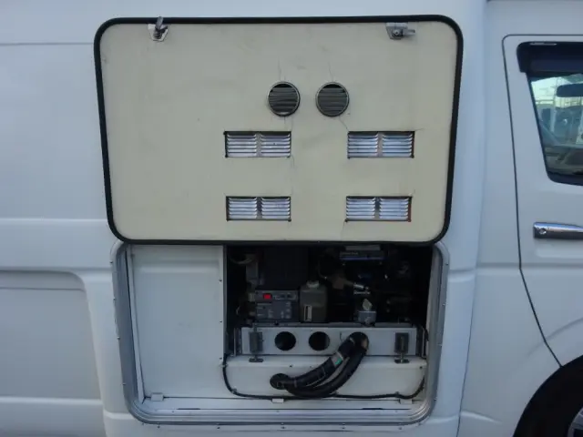 トヨタ ハイエース CBF-TRH221K(2WD)の写真19
