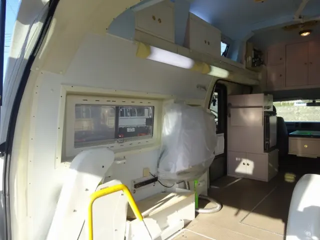 トヨタ ハイエース CBF-TRH221K(2WD)の写真21