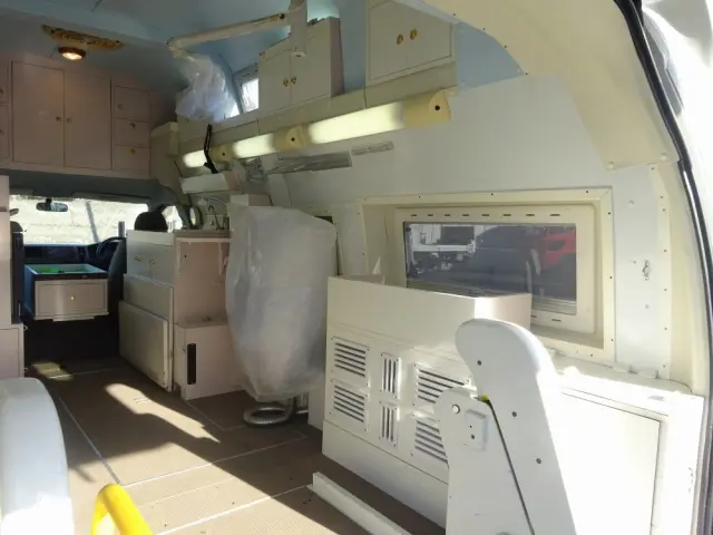 トヨタ ハイエース CBF-TRH221K(2WD)の写真22