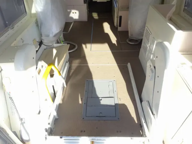 トヨタ ハイエース CBF-TRH221K(2WD)の写真23