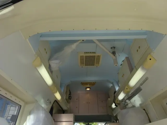 トヨタ ハイエース CBF-TRH221K(2WD)の写真24