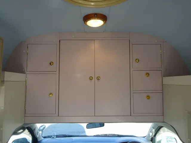 トヨタ ハイエース CBF-TRH221K(2WD)の写真25