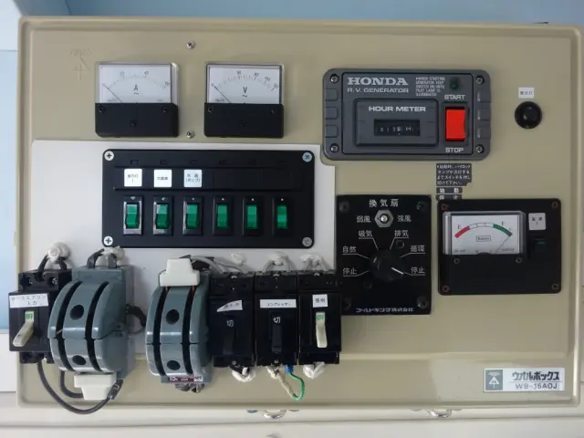 トヨタ ハイエース CBF-TRH221K(2WD)の写真29