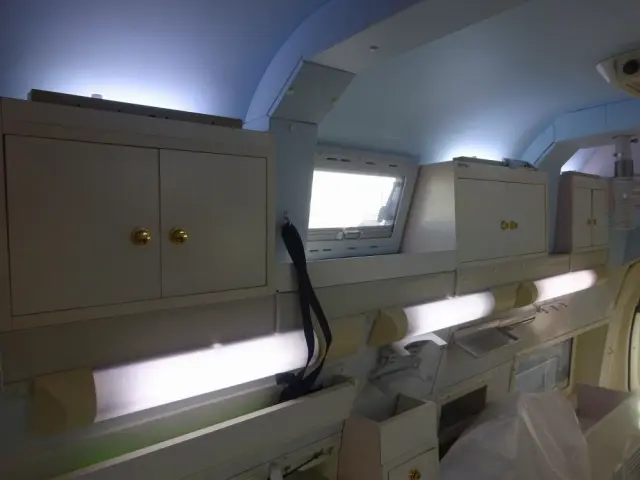 トヨタ ハイエース CBF-TRH221K(2WD)の写真32