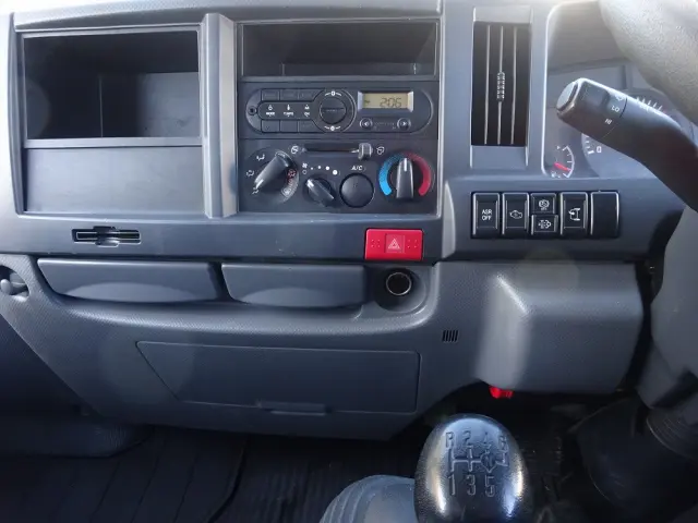 いすゞ エルフ TKG-NKR85YN(2WD)の写真38