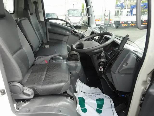 いすゞ エルフ 2PG-NPR88YN(2WD)の写真4