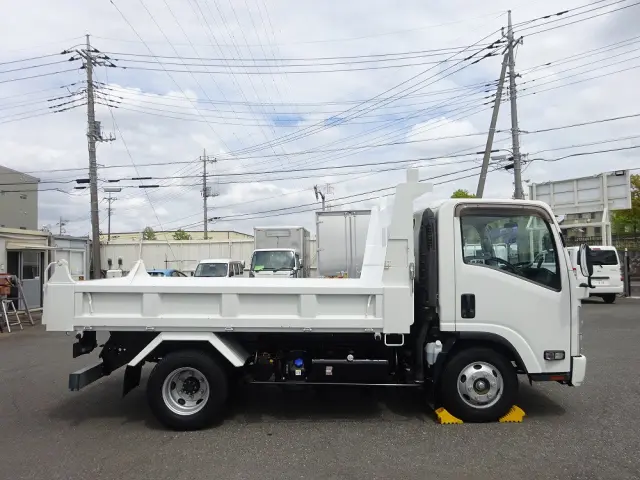 いすゞ エルフ 2PG-NPR88YN(2WD)の写真14
