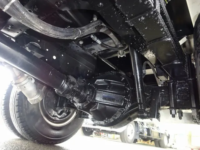 いすゞ エルフ 2PG-NPR88YN(2WD)の写真27