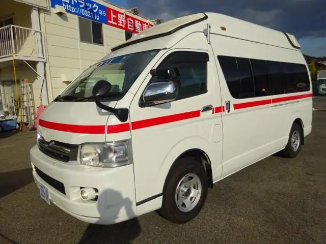 トヨタ ハイエース CBF-TRH226S(4WD)の写真1