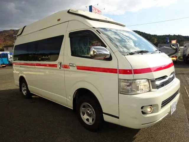 トヨタ ハイエース CBF-TRH226S(4WD)の写真5