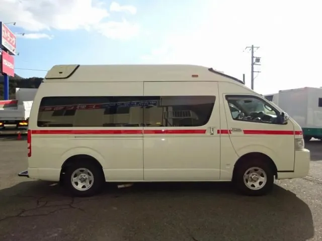トヨタ ハイエース CBF-TRH226S(4WD)の写真7