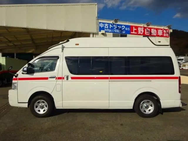 トヨタ ハイエース CBF-TRH226S(4WD)の写真8