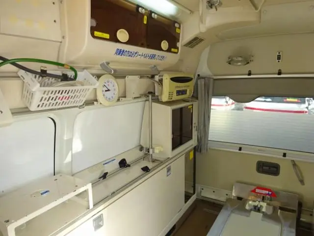 トヨタ ハイエース CBF-TRH226S(4WD)の写真16