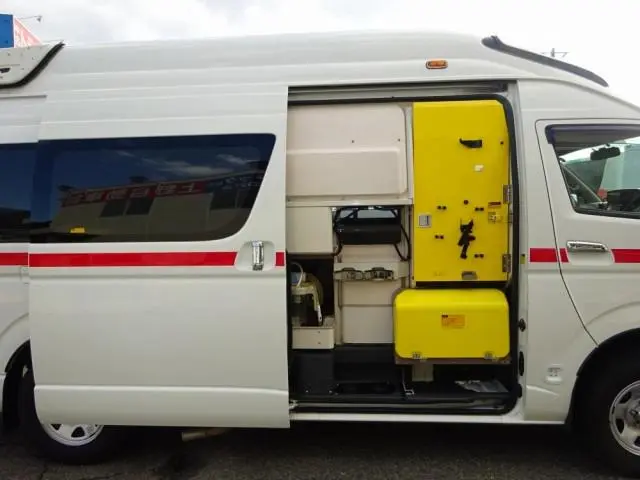 トヨタ ハイエース CBF-TRH226S(4WD)の写真21