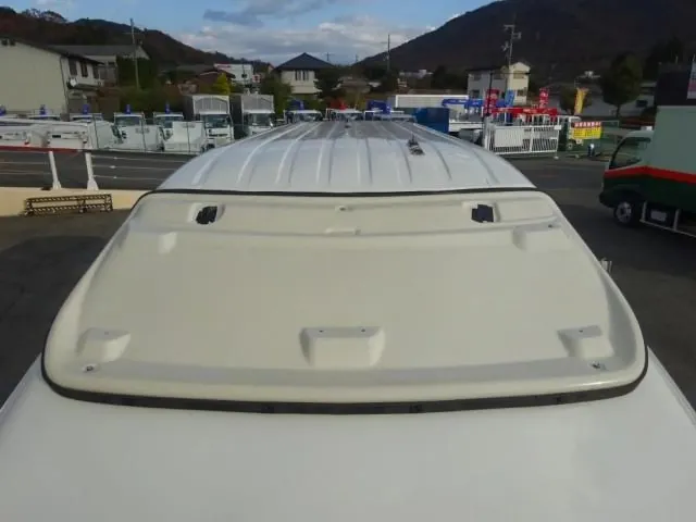 トヨタ ハイエース CBF-TRH226S(4WD)の写真32