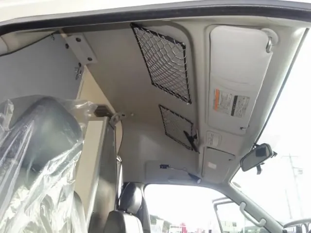 トヨタ ハイエース CBF-TRH226S(4WD)の写真37