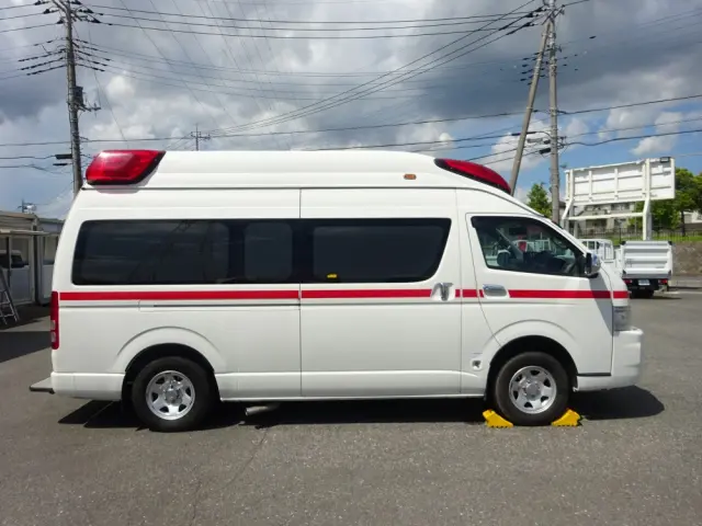 トヨタ ハイエース CBF-TRH226S(4WD)の写真8