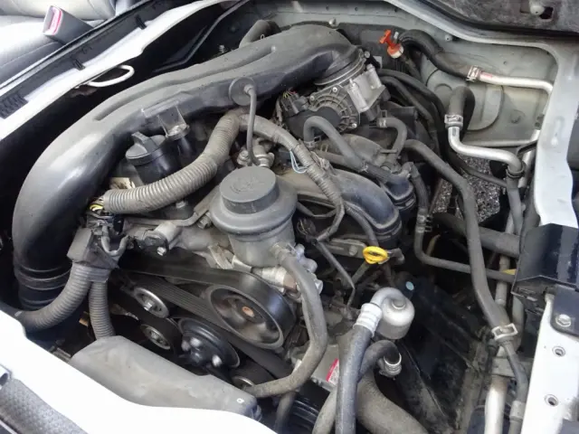 トヨタ ハイエース CBF-TRH226S(4WD)の写真11