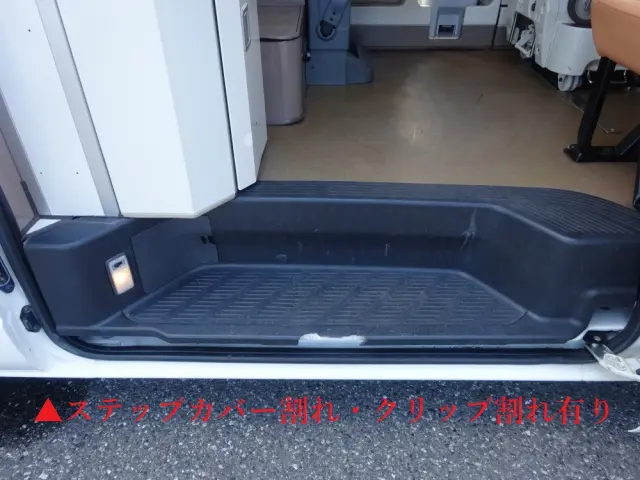 トヨタ ハイエース CBF-TRH226S(4WD)の写真16