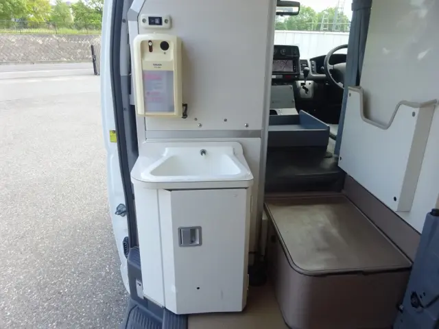 トヨタ ハイエース CBF-TRH226S(4WD)の写真19