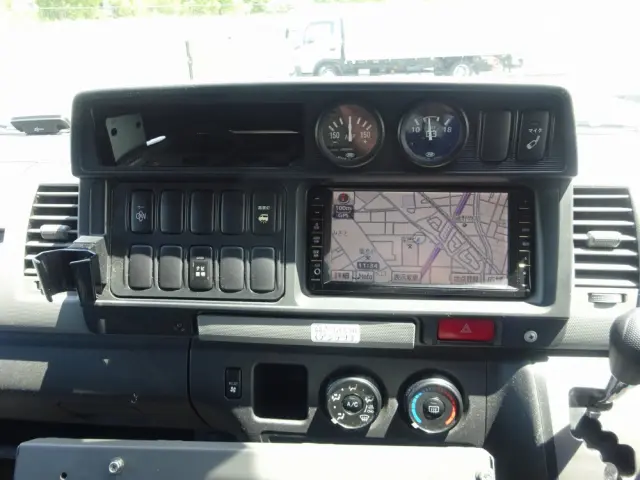 トヨタ ハイエース CBF-TRH226S(4WD)の写真37