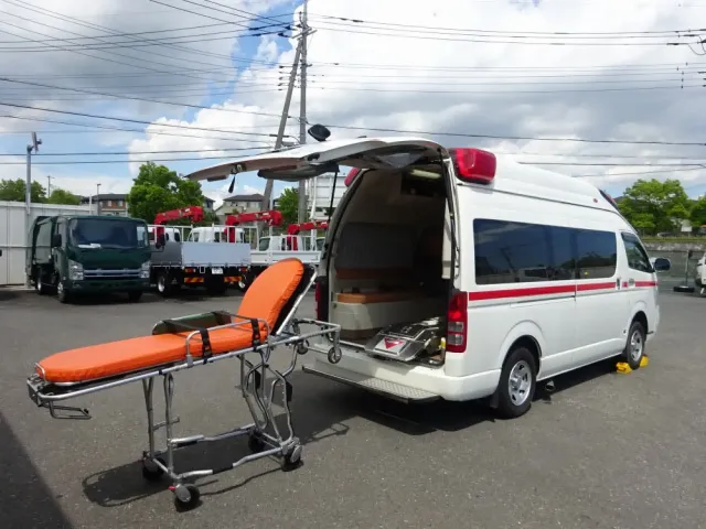 トヨタ ハイエース CBF-TRH226S(4WD)の写真43