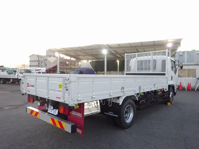 いすゞ フォワード 2RG-FTR90U2(2WD)の写真2