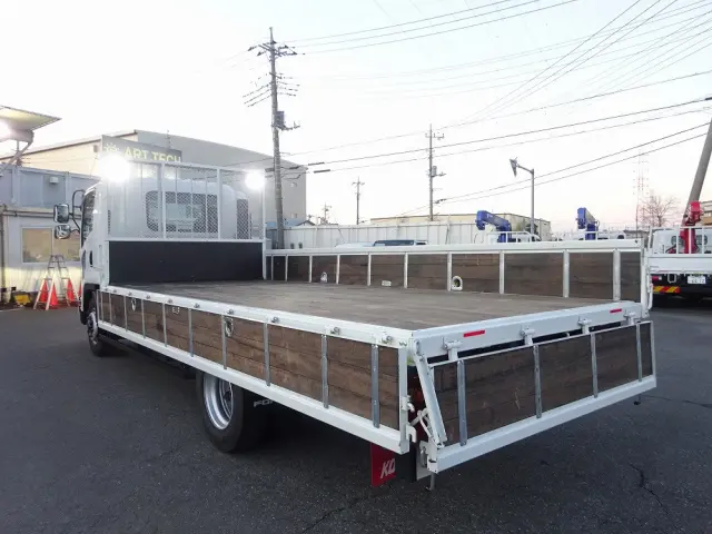 いすゞ フォワード 2RG-FTR90U2(2WD)の写真6