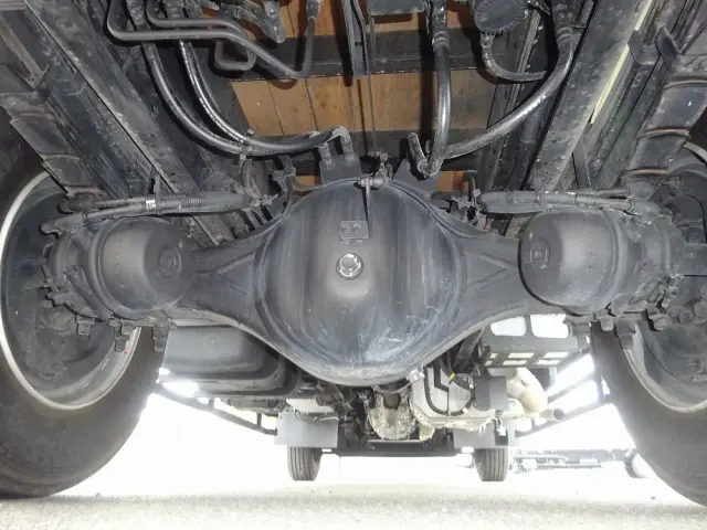 いすゞ フォワード 2RG-FTR90U2(2WD)の写真9