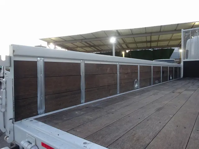 いすゞ フォワード 2RG-FTR90U2(2WD)の写真12